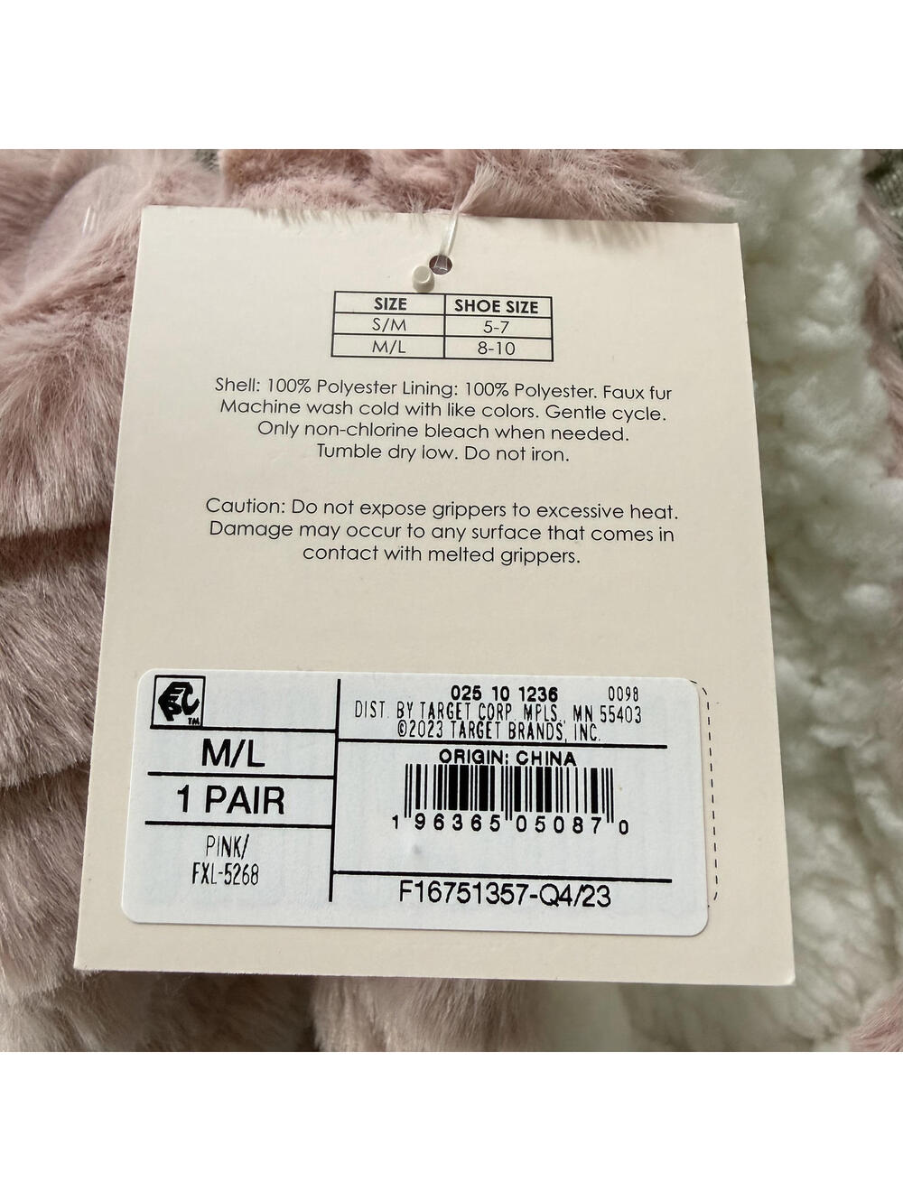 PINK Faux Fur Slipper Socks with grippy bottoms NWT Womens SZ M/L Cottage Core - Picture 3 of 5
